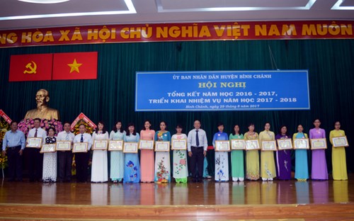 Hội nghị tổng kết năm học 2016 - 2017, triển khai nhiệm vụ năm học 2017 - 2018.